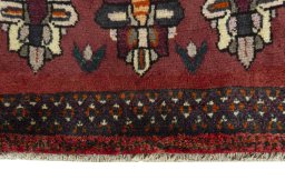 Central medallion detail of 2000s Shiraz rug from Iran / Persia