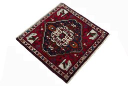 Close-up detail of 2000s Shiraz rug from Iran / Persia showing Wool weave