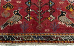 Central medallion detail of 2000s Shiraz rug from Iran / Persia