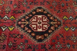 Central medallion detail of 2000s Shiraz rug from Iran / Persia