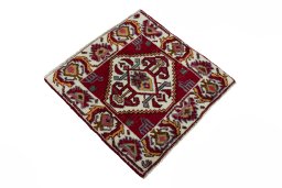 Close-up detail of 2000s Shiraz rug from Iran / Persia showing Wool weave