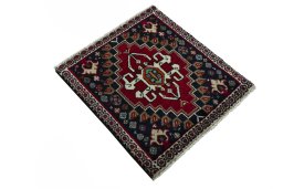 Close-up detail of 2000s Shiraz rug from Iran / Persia showing Wool weave