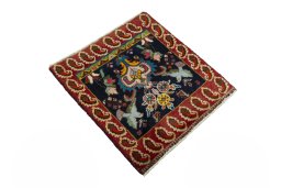 Close-up detail of 2000s Shiraz rug from Iran / Persia showing Wool weave