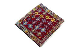 Close-up detail of 2000s Shiraz rug from Iran / Persia showing Wool weave