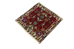 Corner detail of 2000s Shiraz rug showing border pattern and Wool pile