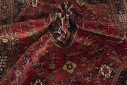 Close-up detail of 2000s Shiraz rug from Iran / Persia showing Wool weave