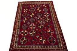 Surface texture of 2000s Shiraz rug with natural Wool and intricate pattern