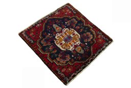 Close-up detail of 2000s Shiraz rug from Iran / Persia showing Wool weave