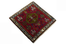 Close-up detail of 2000s Shiraz rug from Iran / Persia showing Wool weave