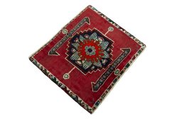 Close-up detail of 2000s Shiraz rug from Iran / Persia showing Wool weave
