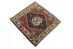 Close-up detail of 2000s Shiraz rug from Iran / Persia showing Wool weave