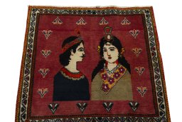 Surface texture of 2000s Shiraz rug with natural Wool and intricate pattern