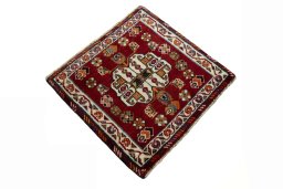 Close-up detail of 2000s Shiraz rug from Iran / Persia showing Wool weave