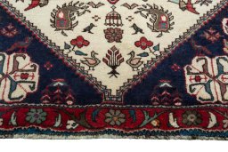 Central medallion detail of New Shiraz rug from Iran / Persia