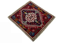 Close-up detail of 2000s Shiraz rug from Iran / Persia showing Wool weave