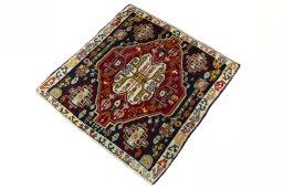 Corner detail of 2000s Shiraz rug showing border pattern and Wool pile