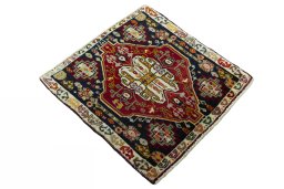 Close-up detail of 2000s Shiraz rug from Iran / Persia showing Wool weave