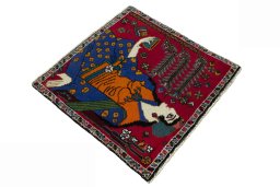 Close-up detail of 2000s Shiraz rug from Iran / Persia showing Wool weave