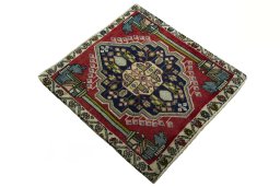 Close-up detail of 2000s Shiraz rug from Iran / Persia showing Wool weave