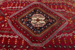 Central medallion detail of 2000s Shiraz rug from Iran / Persia