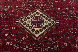 Central medallion detail of 2000s Shiraz rug from Iran / Persia