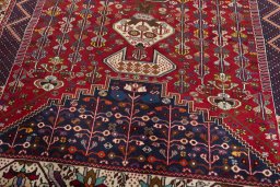 Central medallion detail of 2000s Shiraz rug from Iran / Persia