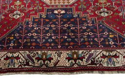 Close-up detail of 2000s Shiraz rug from Iran / Persia showing Wool weave