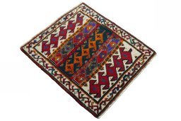 Close-up detail of 2000s Shiraz rug from Iran / Persia showing Wool weave