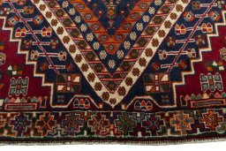 Close-up detail of 2000s Shiraz rug from Iran / Persia showing Wool weave