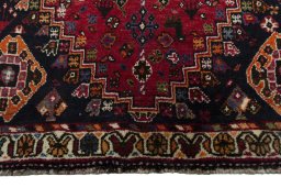 Central medallion detail of 2000s Shiraz rug from Iran / Persia