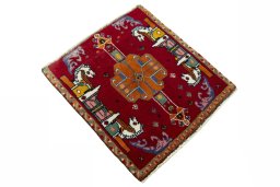 Close-up detail of 2000s Shiraz rug from Iran / Persia showing Wool weave
