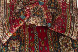 Close-up detail of 2000s Shiraz rug from Iran / Persia showing Wool weave