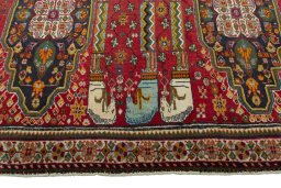 Close-up detail of 2000s Shiraz rug from Iran / Persia showing Wool weave