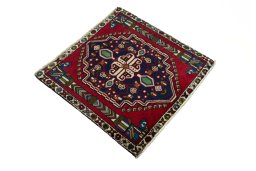 Close-up detail of 2000s Shiraz rug from Iran / Persia showing Wool weave
