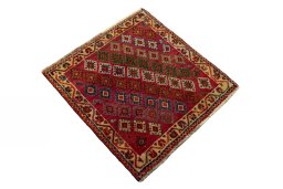 Close-up detail of 2000s Shiraz rug from Iran / Persia showing Wool weave