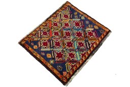 Close-up detail of 2000s Shiraz rug from Iran / Persia showing Wool weave