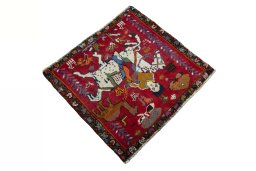 Close-up detail of 2000s Shiraz rug from Iran / Persia showing Wool weave