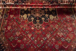 Close-up detail of 2000s Shiraz rug from Iran / Persia showing Wool weave