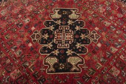 Central medallion detail of 2000s Shiraz rug from Iran / Persia