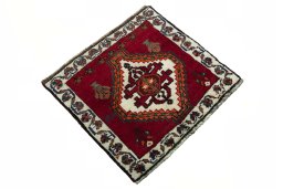 Close-up detail of 2000s Shiraz rug from Iran / Persia showing Wool weave