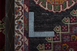 Close-up detail of 2000s Shiraz rug from Iran / Persia showing Wool weave