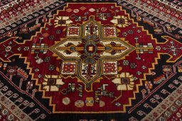 Central medallion detail of 2000s Shiraz rug from Iran / Persia