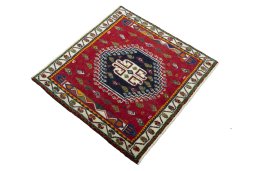 Close-up detail of 2000s Shiraz rug from Iran / Persia showing Wool weave