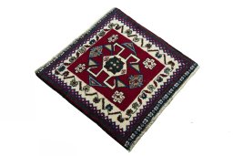Close-up detail of 2000s Shiraz rug from Iran / Persia showing Wool weave