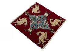 Close-up detail of 2000s Shiraz rug from Iran / Persia showing Wool weave