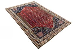 Close-up detail of 2000s Shiraz rug from Iran / Persia showing Wool weave