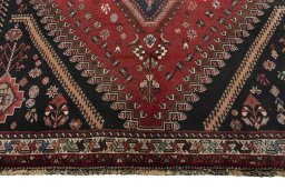 Central medallion detail of 2000s Shiraz rug from Iran / Persia