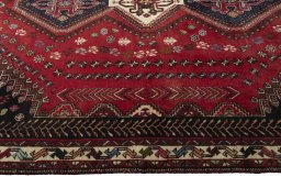 Close-up detail of 2000s Shiraz rug from Iran / Persia showing Wool weave