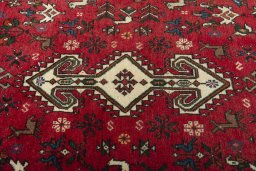 Central medallion detail of 2000s Shiraz rug from Iran / Persia