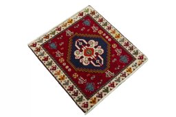 Close-up detail of 2000s Shiraz rug from Iran / Persia showing Wool weave